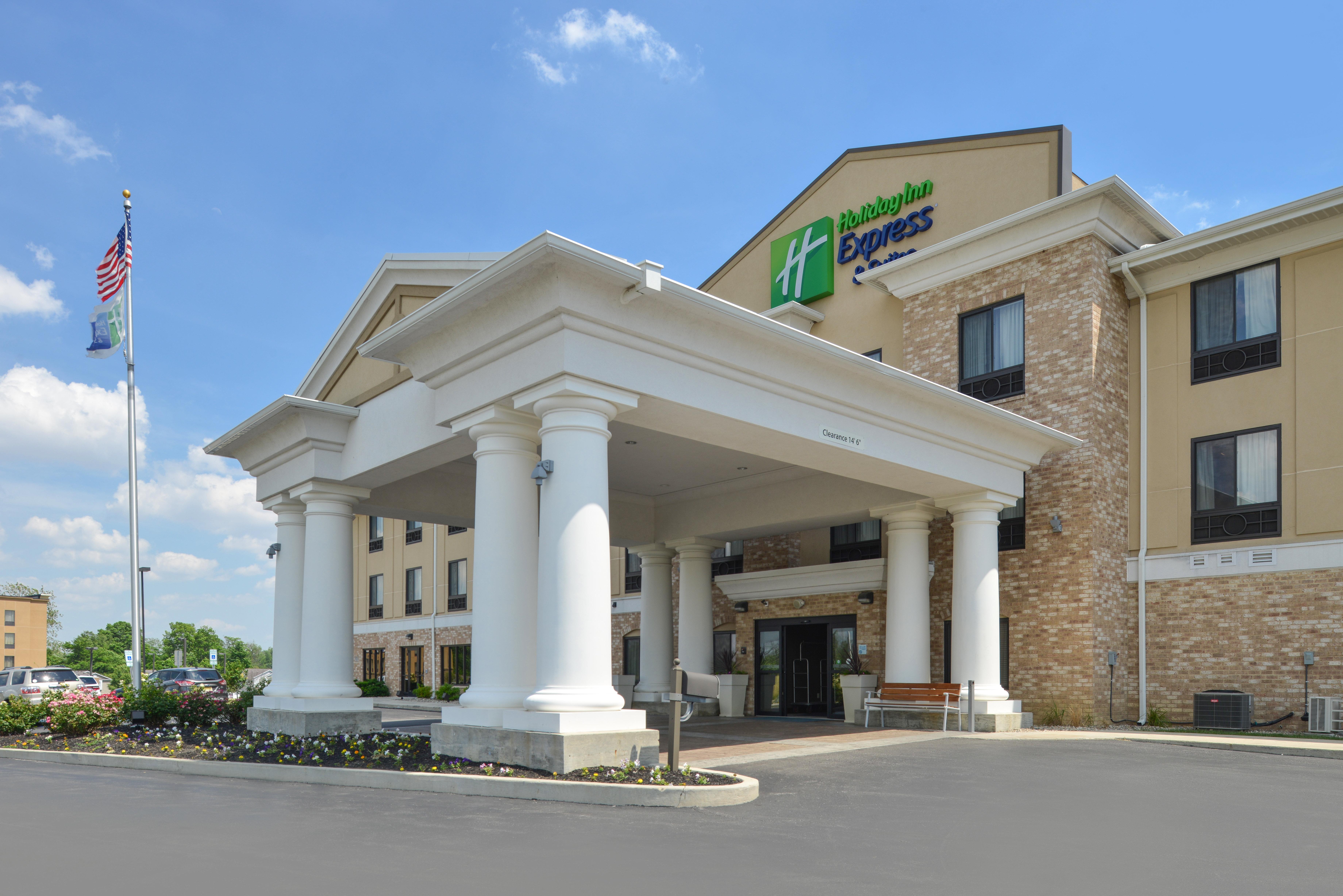 Holiday Inn Express & Suites Greenfield By Ihg Exteriör bild