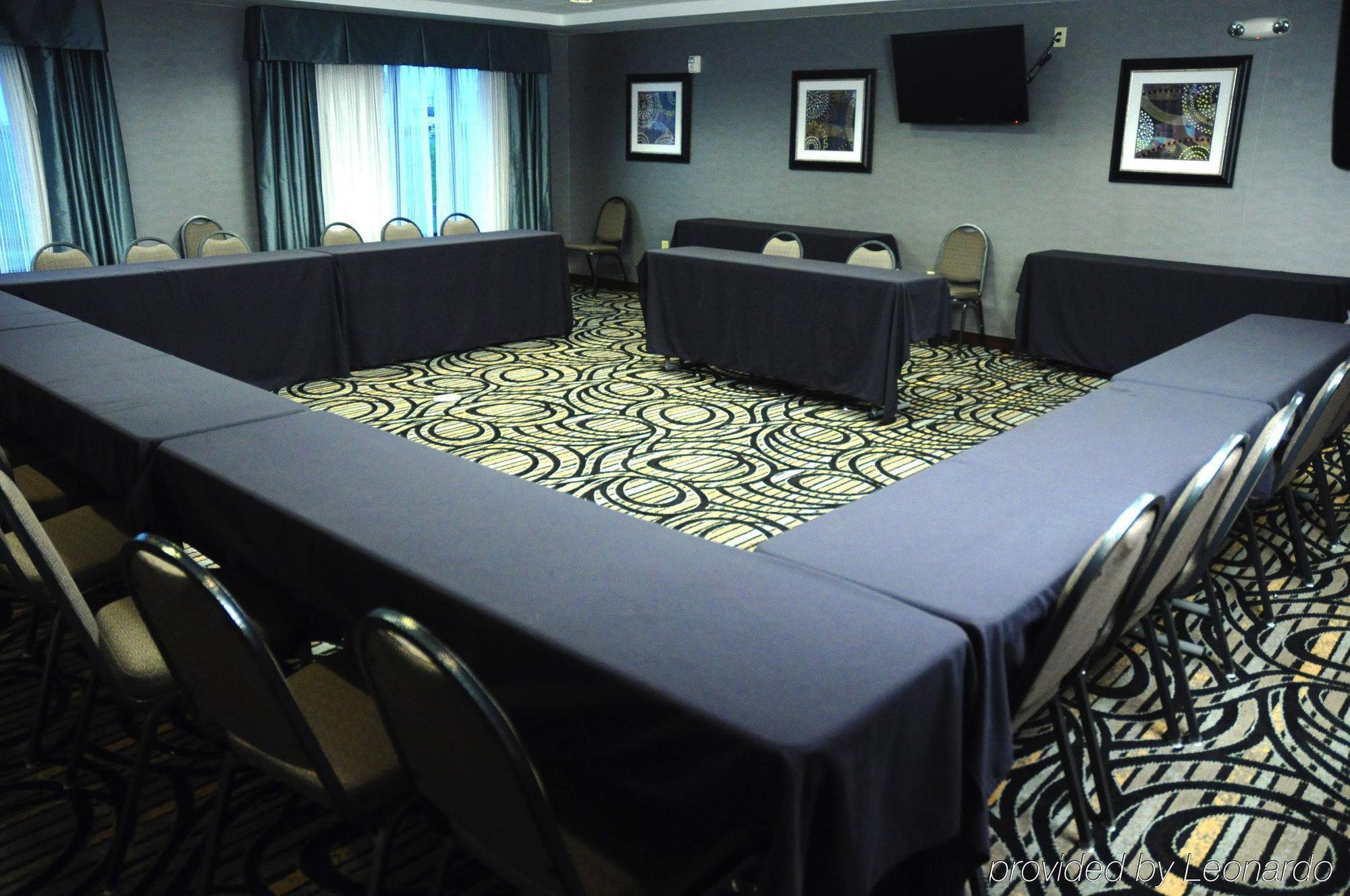 Holiday Inn Express & Suites Greenfield By Ihg Exteriör bild