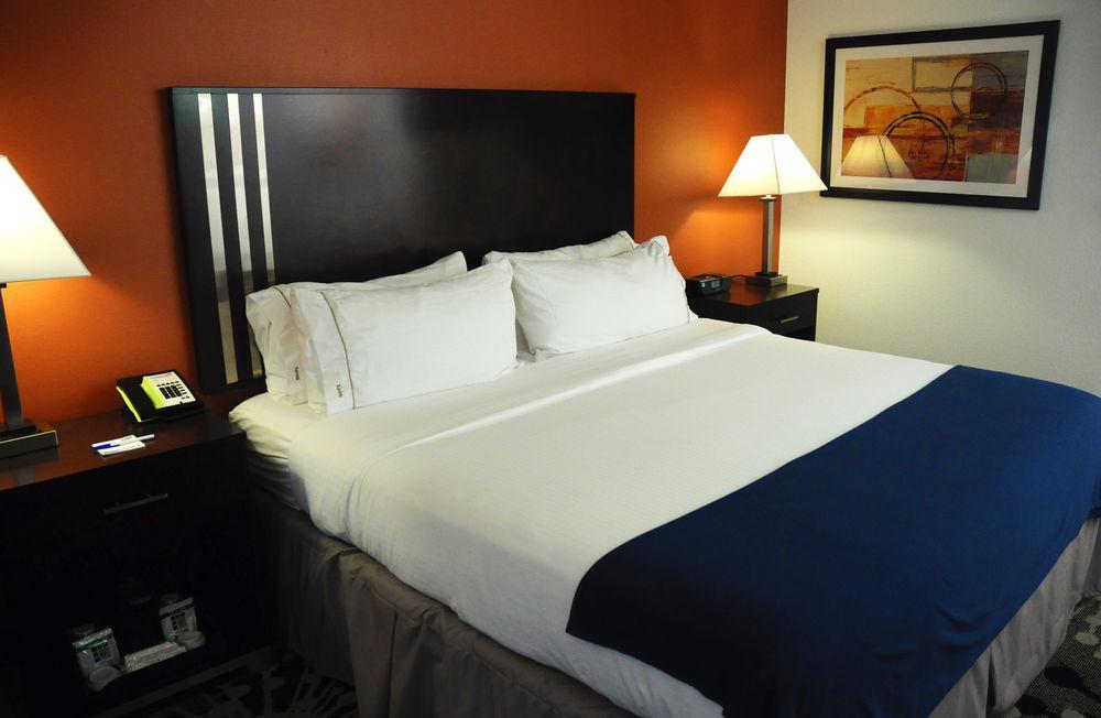 Holiday Inn Express & Suites Greenfield By Ihg Exteriör bild