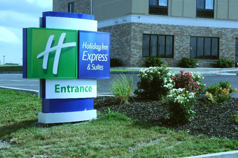 Holiday Inn Express & Suites Greenfield By Ihg Exteriör bild